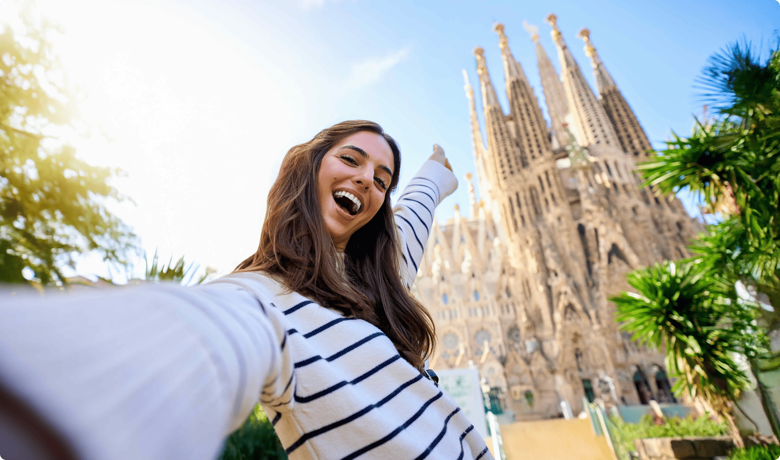 brands-people-vIDmJvVLWKE-unsplash 2